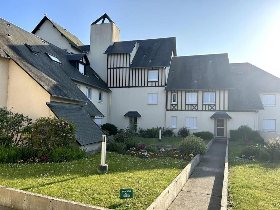 Le Garden - Studio Refait A Neuf Proche Mer Et Commerces Apartment Cabourg Exterior photo
